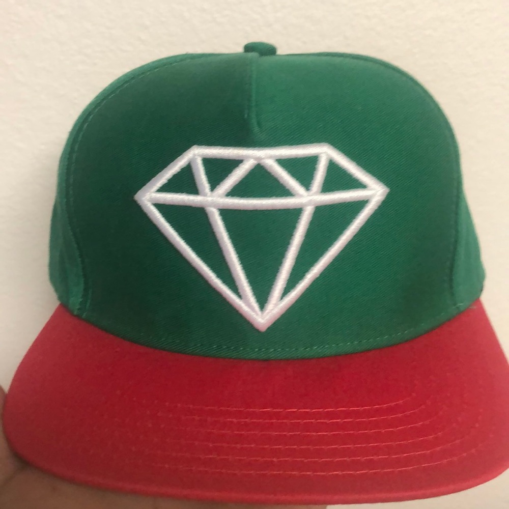 Diamond supply snap back hat